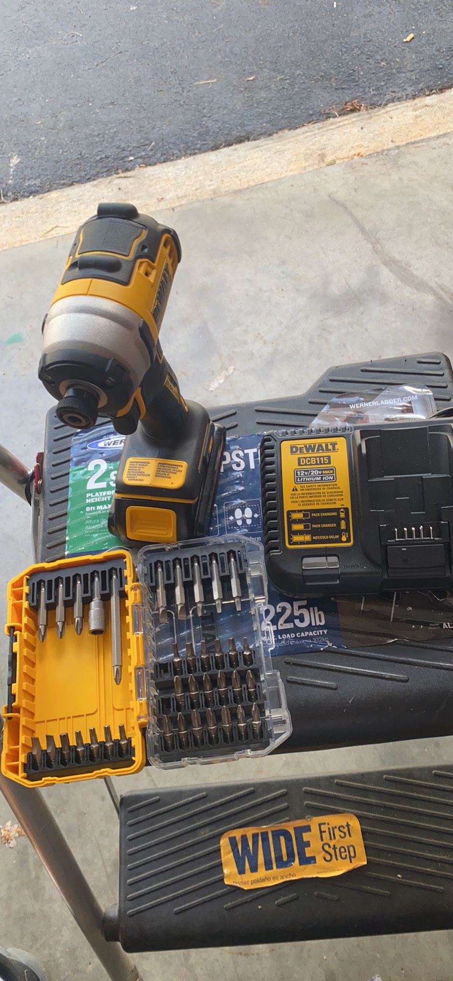 DEWALT 20V DCF809 BRUSHLESS CORDLESS IMPACT SCREW BITS