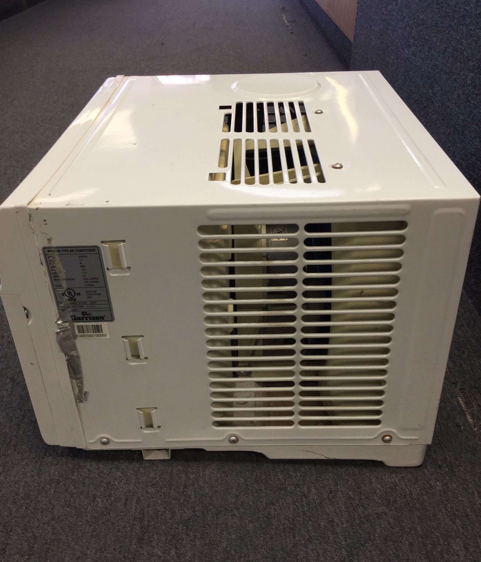 Garrison 8000 btu air conditioner window unit for Sale in Mesa, AZ
