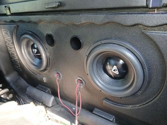 2 12 inch Black diamond (ds18) subs in ported midgate enclosure for chevy avalanche  and a Sundown  1000w rms amp