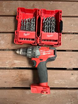 Milwaukee drill and bits