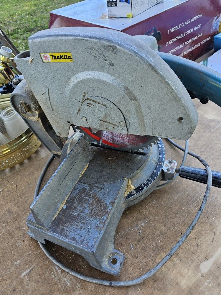 Makita Saw