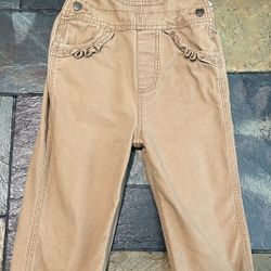 Adorable 3T Girls Carhartt Bib Overalls even has little hearts 💕 so cute! In excellent condition 