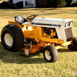 International Cub Lo-Boy 185 w/Woods 59 Deck-Runs Great