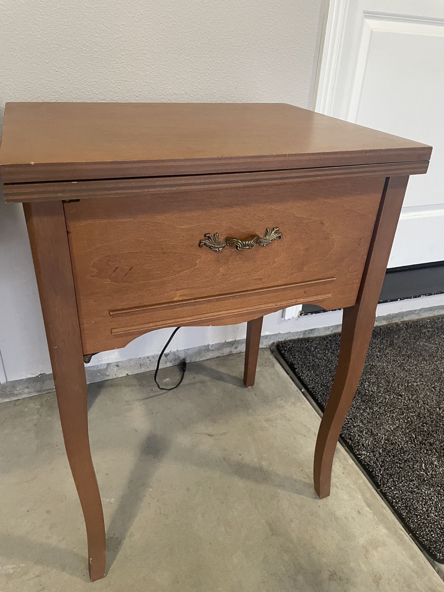 Sewing Machine/table