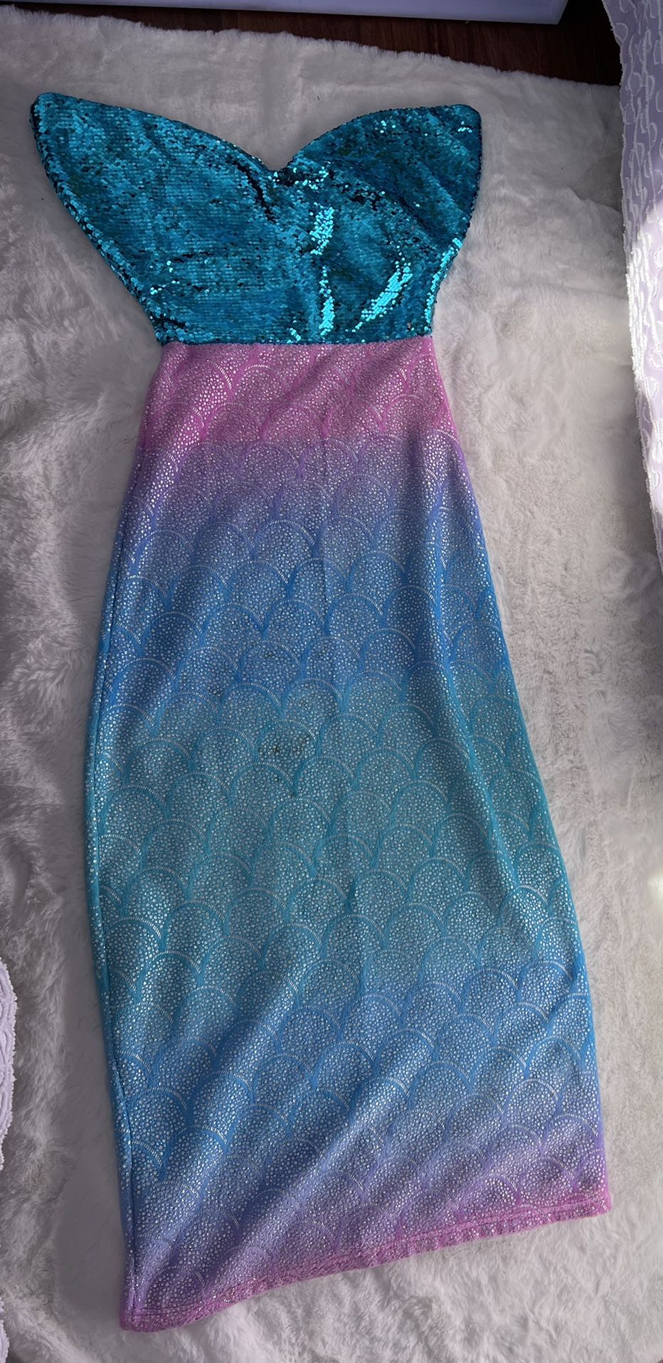 Mermaid Snuggle Tail Blanket For Kids Colorful Glitter Sequin  (GOOD CONDITION) - $10