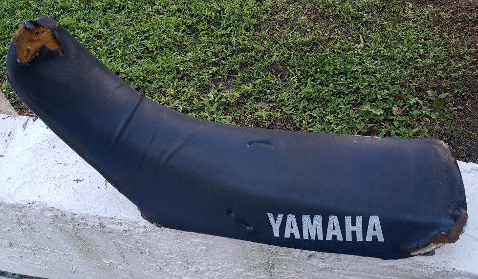 Yamaha Seat