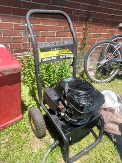 2500 psi Honda powered pressure washer