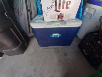 Coleman Xtreme 5 Cooler with Wheels