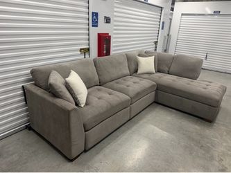 Grey sectional sofa !!! Great condition