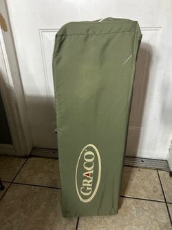 Graco Folding Play Yard in Carry Bag