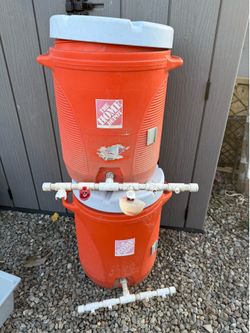 10 Gallon Chicken Waterer Igloo