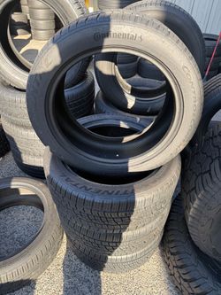 4 llantas 245/45r18  dela continental 95% de vida por $260