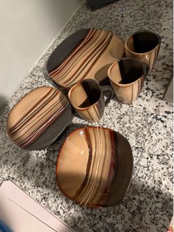 Home Trends Bizarre Brown 4 Piece Place Setting