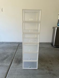 6 stackable plastic shoe storage