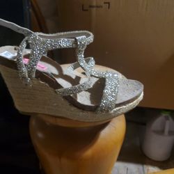 Silver Beaded Wedge 8 1/2 Betsy Johnson Free