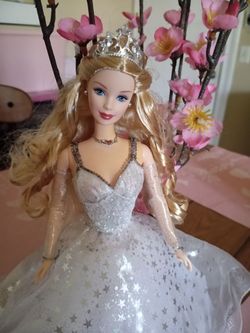Holiday collectable Barbie with shoes ❤️ beautiful