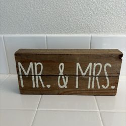 Wood Farmhouse Sign Decor