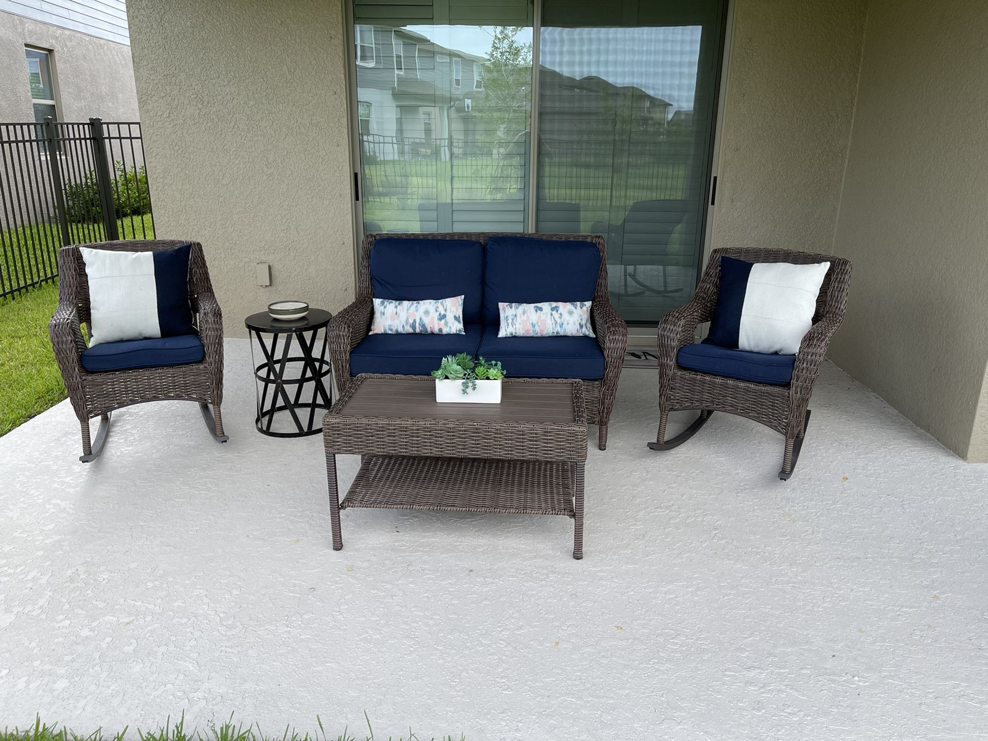 Hampton Bay Cambridge Wicker Patio Set/Patio Furniture for Sale in