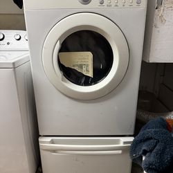 LG Tromm Front load electric dryer