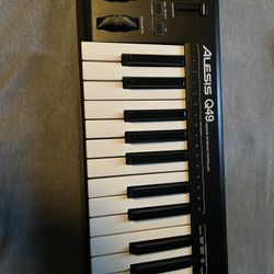 Alesis Q49 USD/MIDI Keyboard Controller