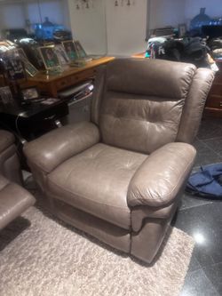 Raymour flanigan recliner