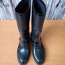 Stuart Weitzman Womens 38 U.S. 7.5 Rain Boots Black Quilted Rubber Harness Biker