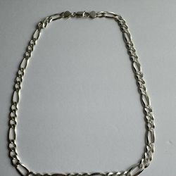 20" Silver chain basically new amazing chain