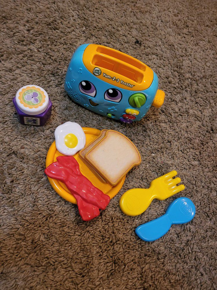 LeapFrog Yum-2-3 Toaster Imaginative Play Learning Toy