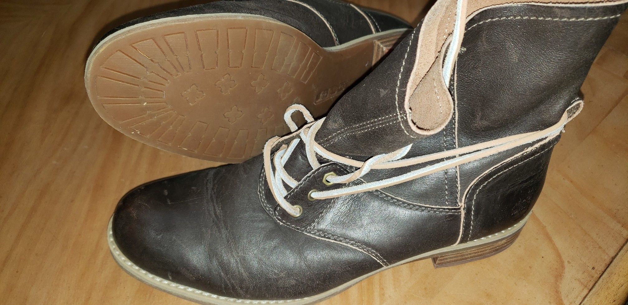 Sz 10 womens timberland boots