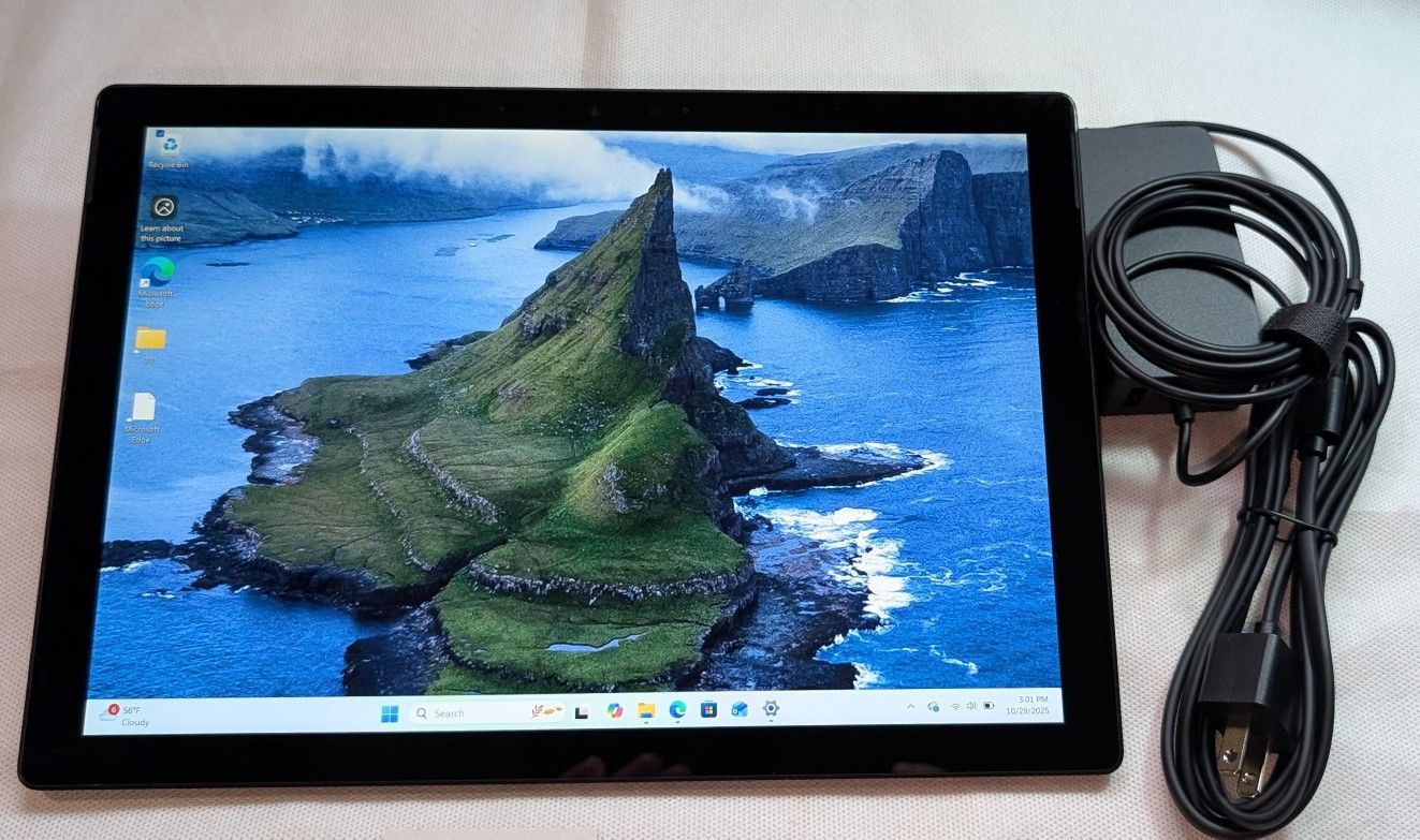 NICE BLACK MICROSOFT SURFACE PRO 7 WINDOWS 11 TABLET i7 512GB 16GB RAM