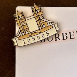 Genuine Burberry London designer tower Bridge BROOCH PIN 