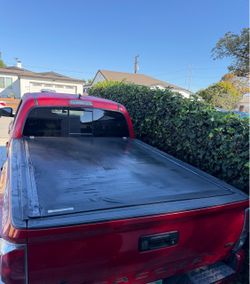Soft Roll-Up Tonneau Cover for Toyota Tacoma