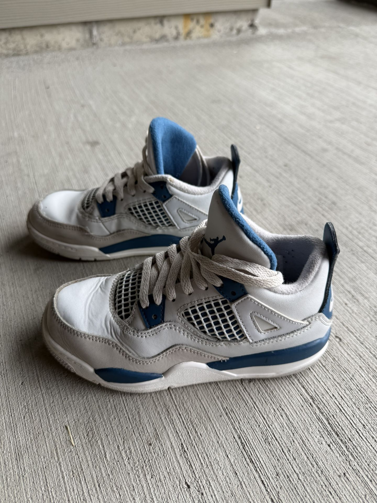 Jordan 4 Military Blue