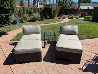 Wicker outdoor patio furniture set