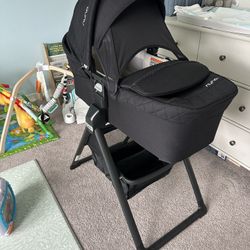 Nuna Mixx Series Bassinet And Stand
