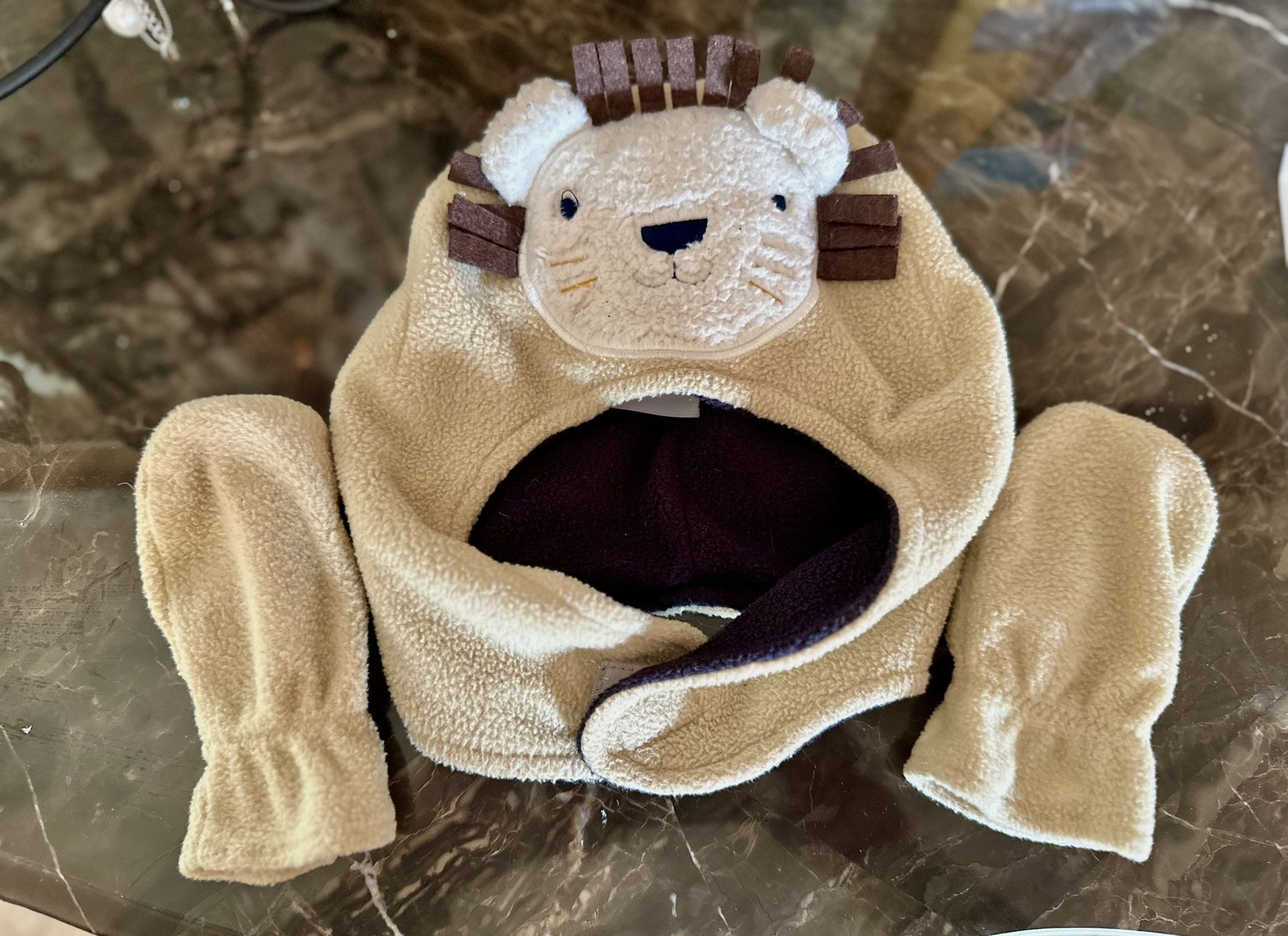 Winter baby hat with gloves