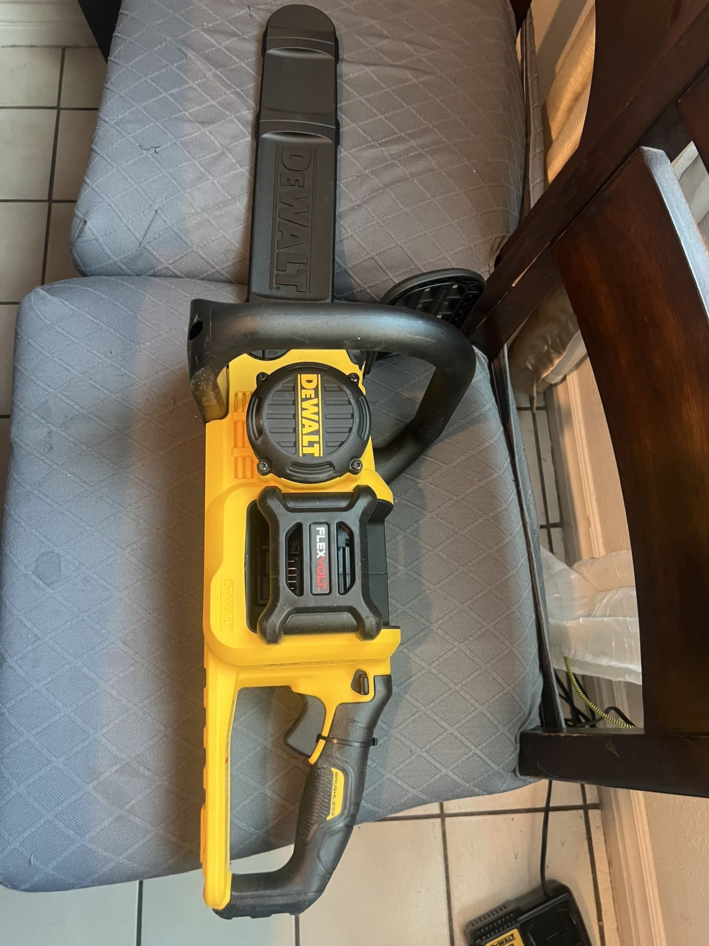 DeWALT 60v Flex Volt Brushless 16” Chainsaw