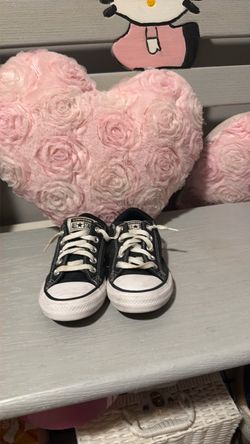 Converse black and white