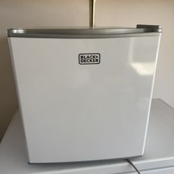 Black+Decker Mini Fridge