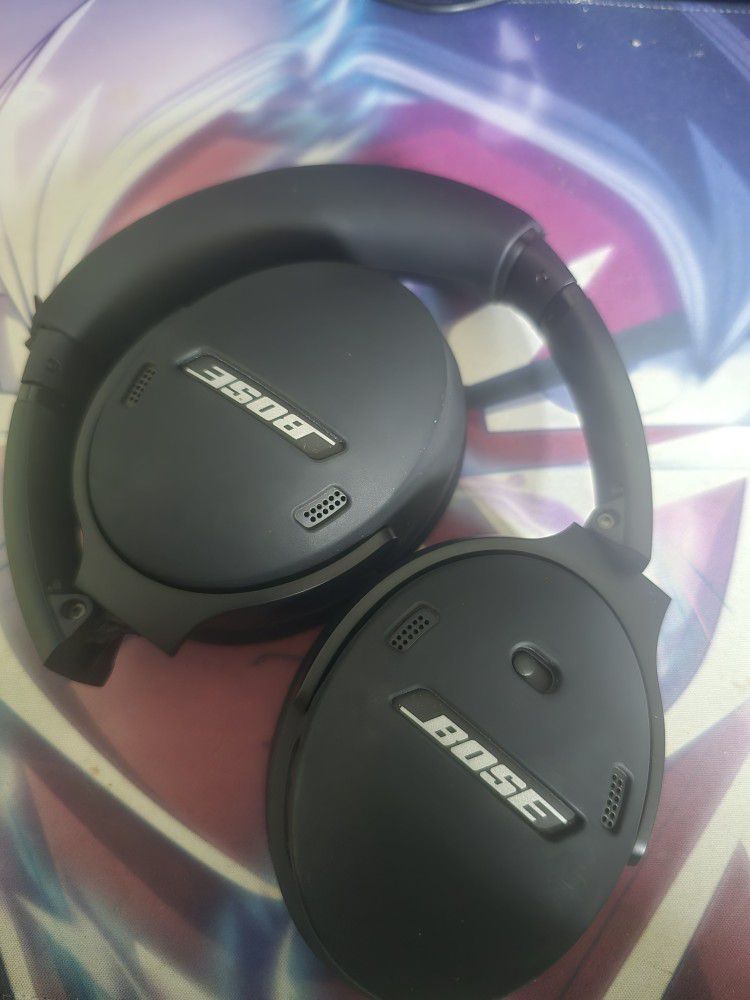 Bose- Quiet comfort 45 Wireless Nose Cancelling Headphones 