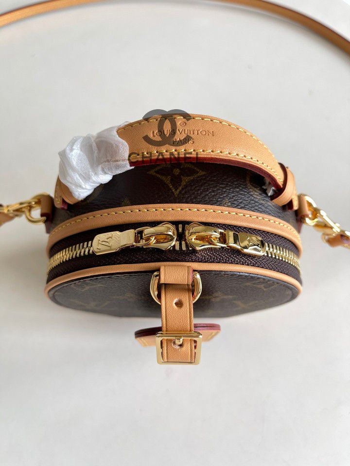 Shop Louis Vuitton MONOGRAM Mini boite chapeau (M44699) by IMPORTfabulous
