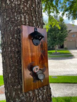 Magnetic bottle catcher