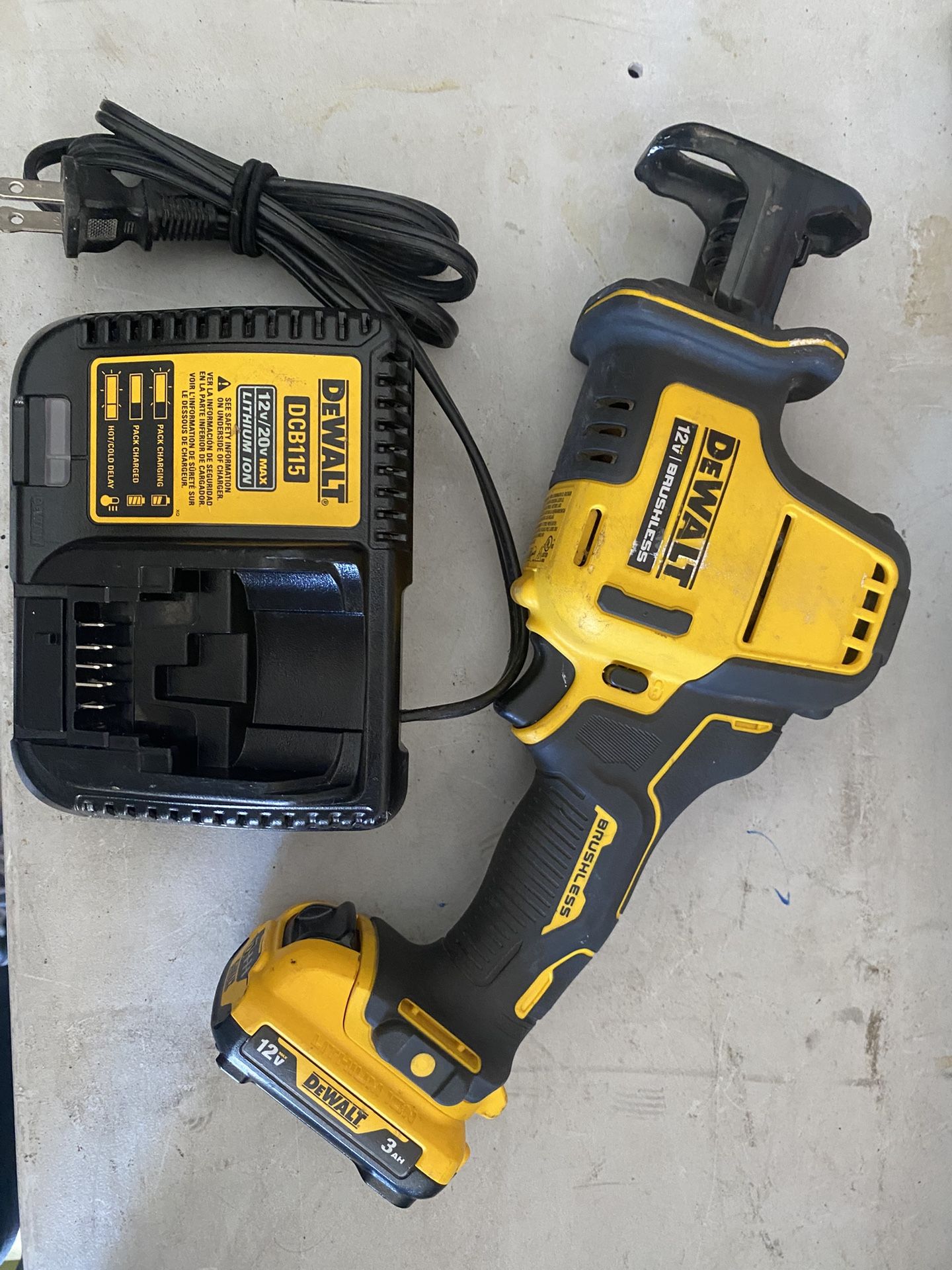DEWALT XTREME 12-volt Max Variable Speed Brushless Cordless Reciprocating Saw