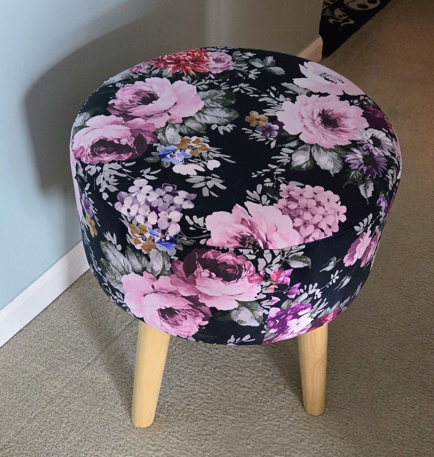 FLORAL OTTOMAN