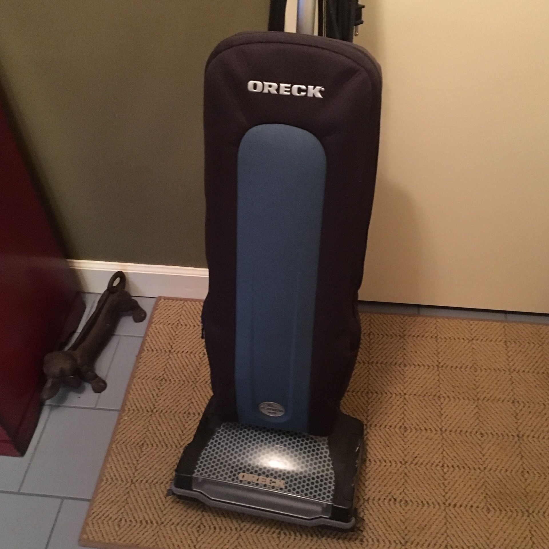 ORECK XL Platinum Vacuum with bags