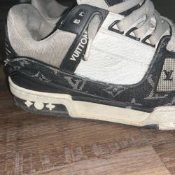 Louis Vuitton 