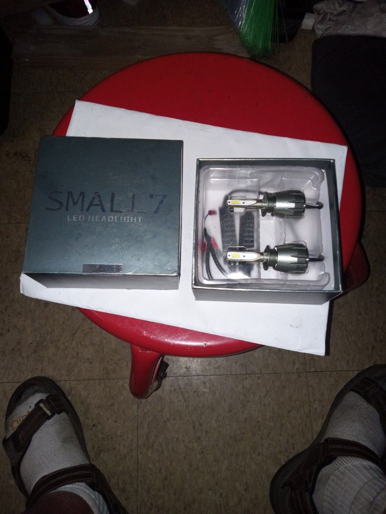 Small 7 LED Headlight 4800 Luminous