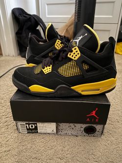 Air Jordan 4 Thunder Size 10.5 $120
