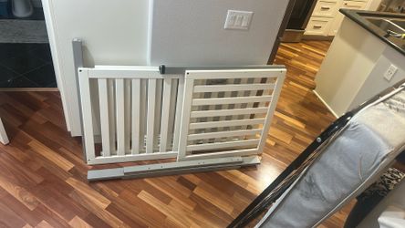 Delta children Crib/Toddler Bed