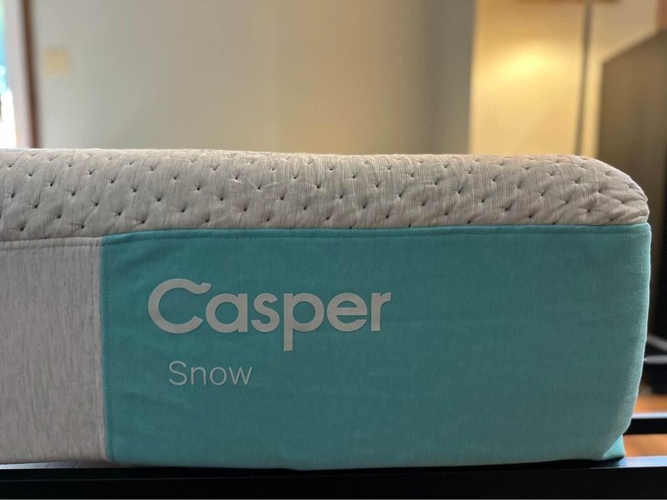 Casper Snow Queen Mattress, Barely Used, Like New!